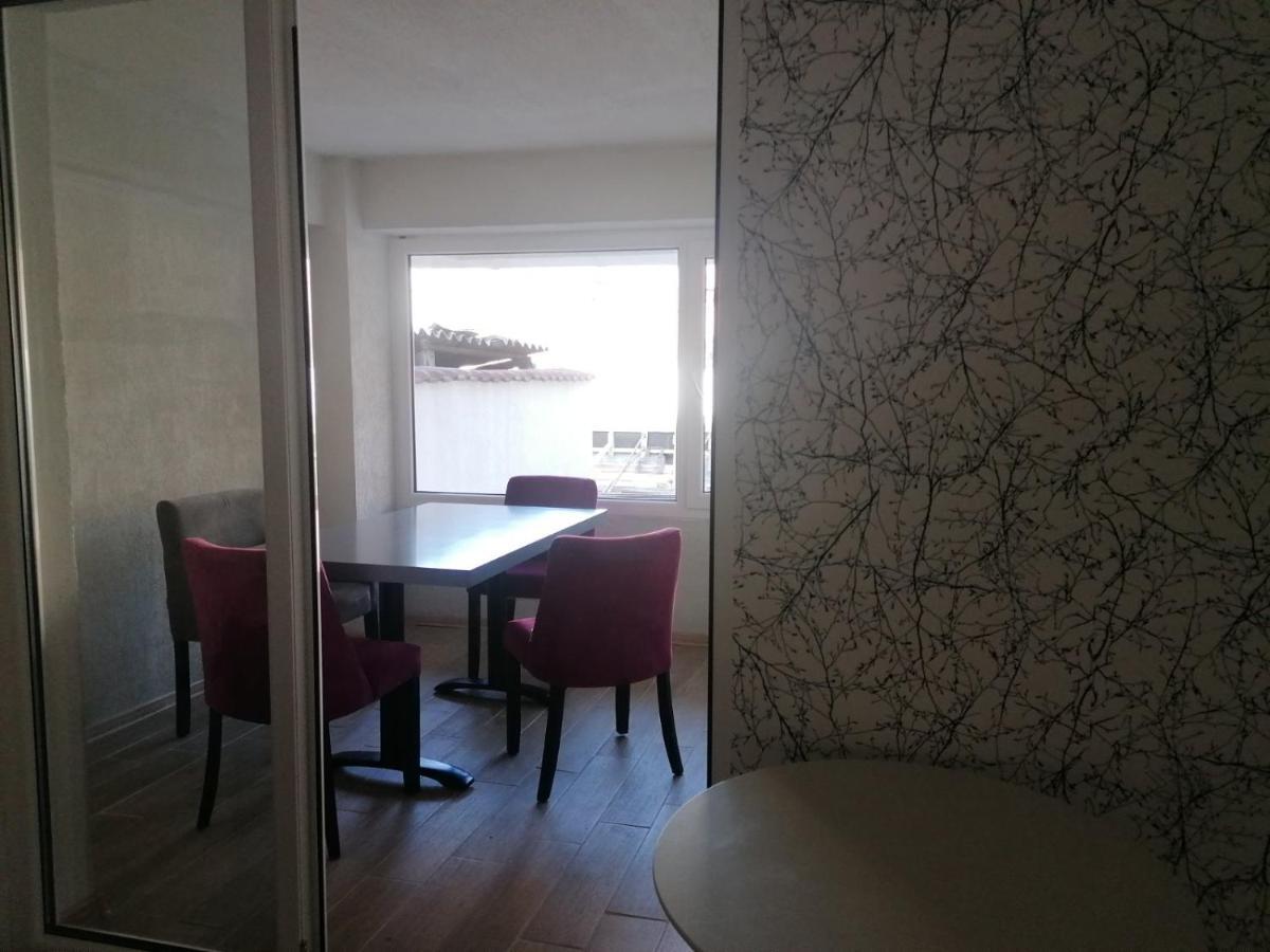 Hostel Denica Skopje Ngoại thất bức ảnh